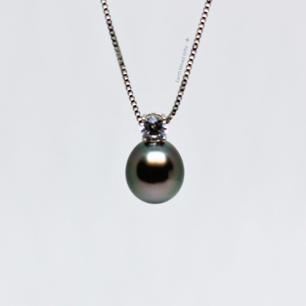 Black Tahitian Pearl Necklace with Purple and Silver Overtones 925 Silver